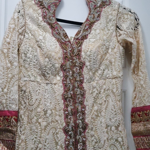Indian suit - Picture 2 of 3